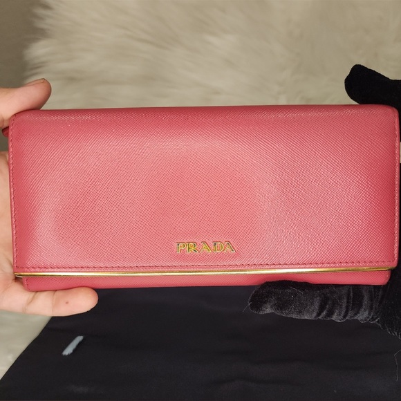 AUTHENTIC - Vintage Prada chain wallet - Picture 3 of 16